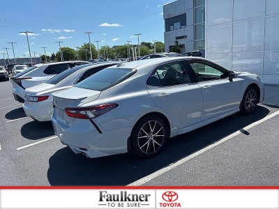 2024 Toyota Camry SE Auto (SE)