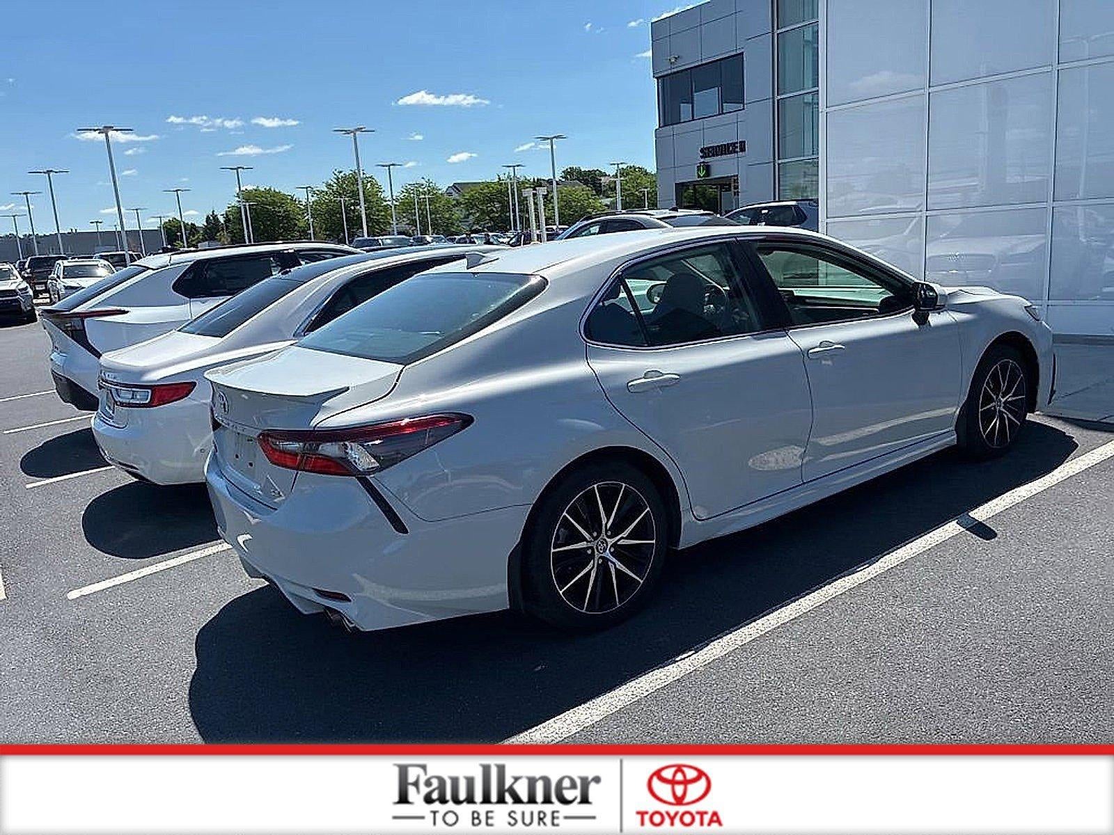 2024 Toyota Camry SE Auto (SE)