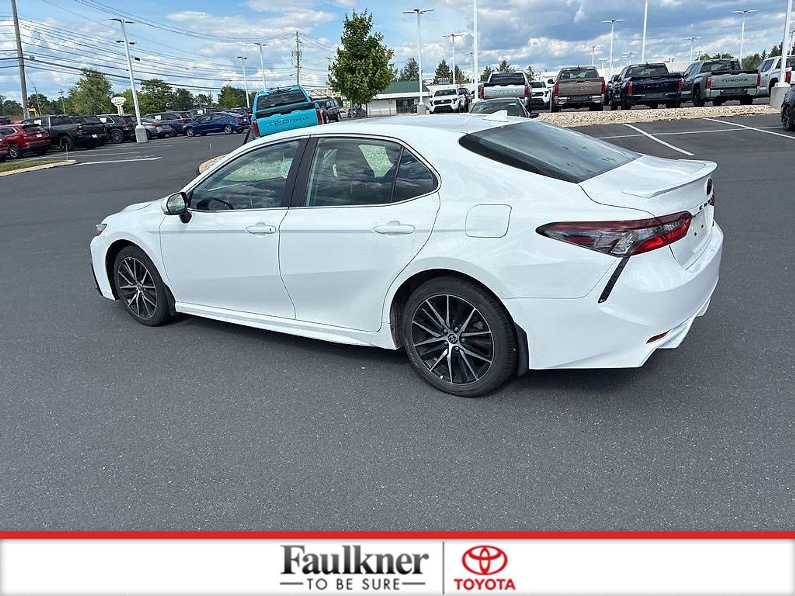 2024 Toyota Camry SE Auto (SE)