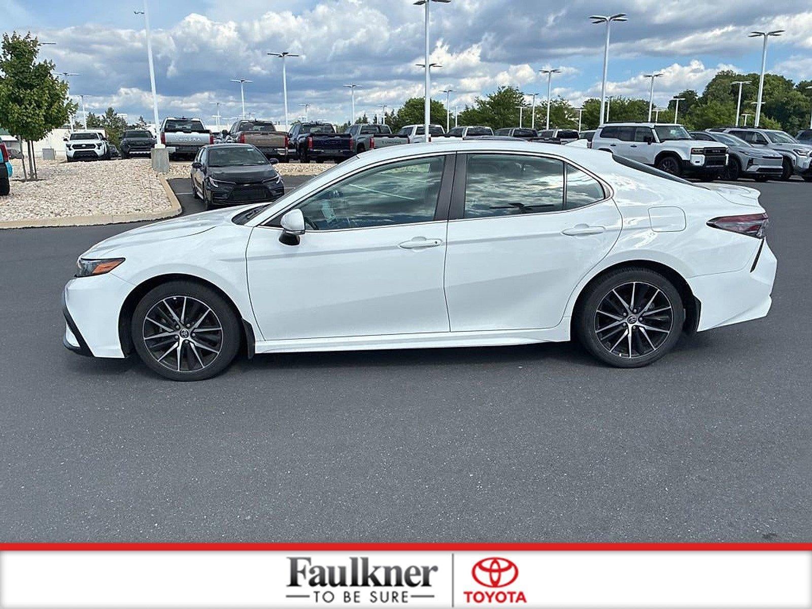 2024 Toyota Camry SE Auto (SE)