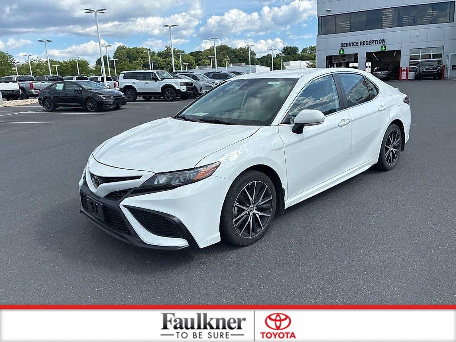2024 Toyota Camry SE Auto (SE)