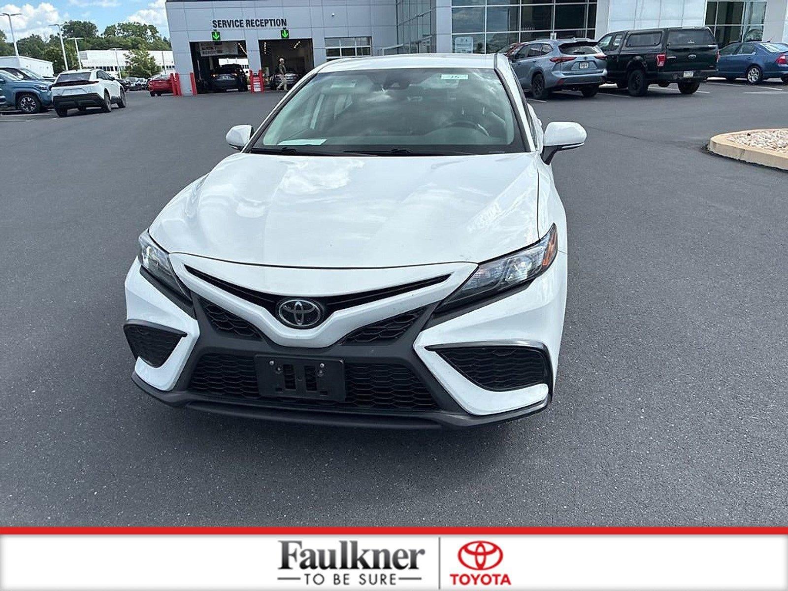 2024 Toyota Camry SE Auto (SE)
