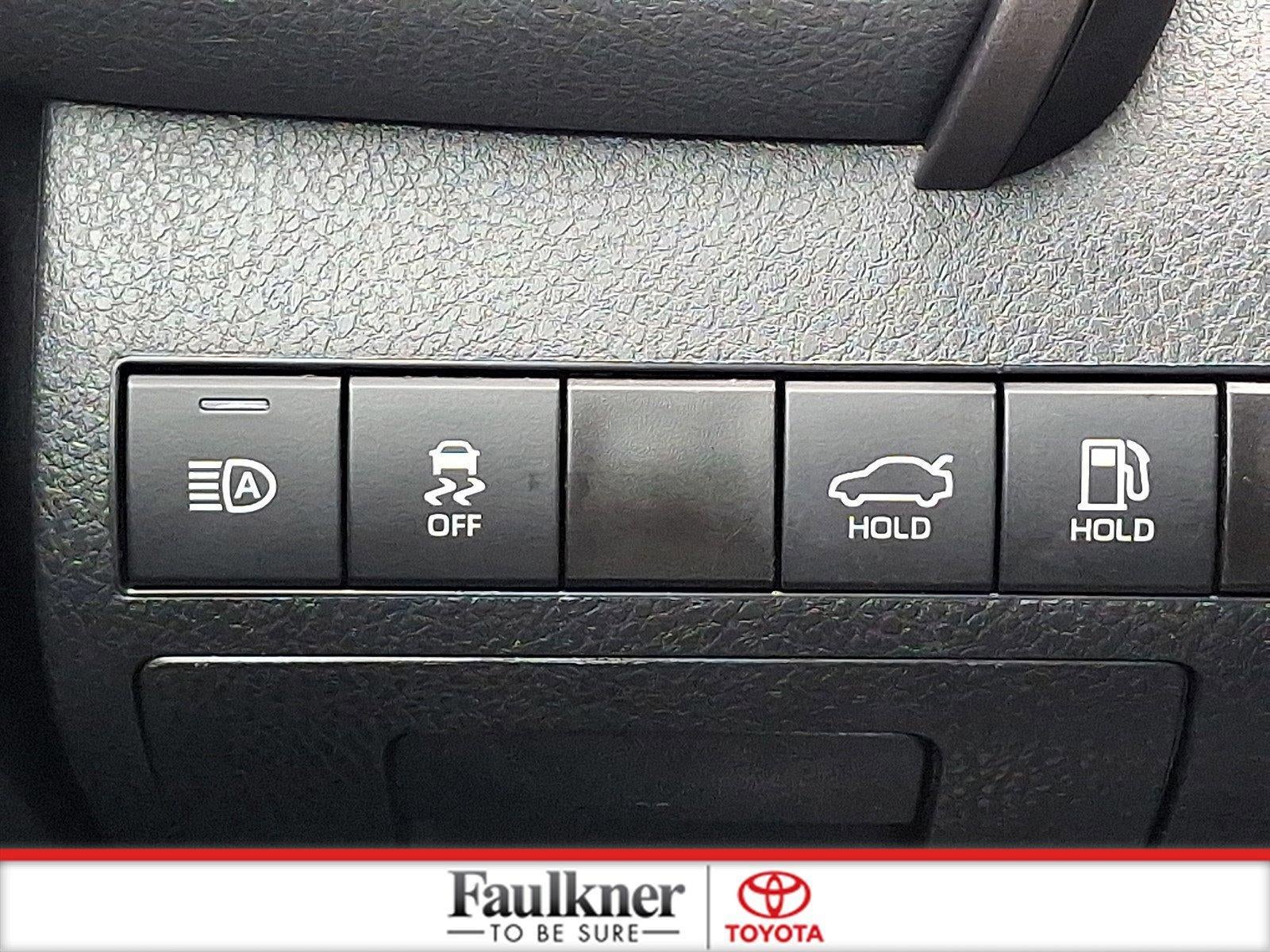 2024 Toyota Camry SE Auto (SE)