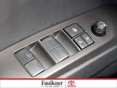 2024 Toyota Camry SE Auto (SE)