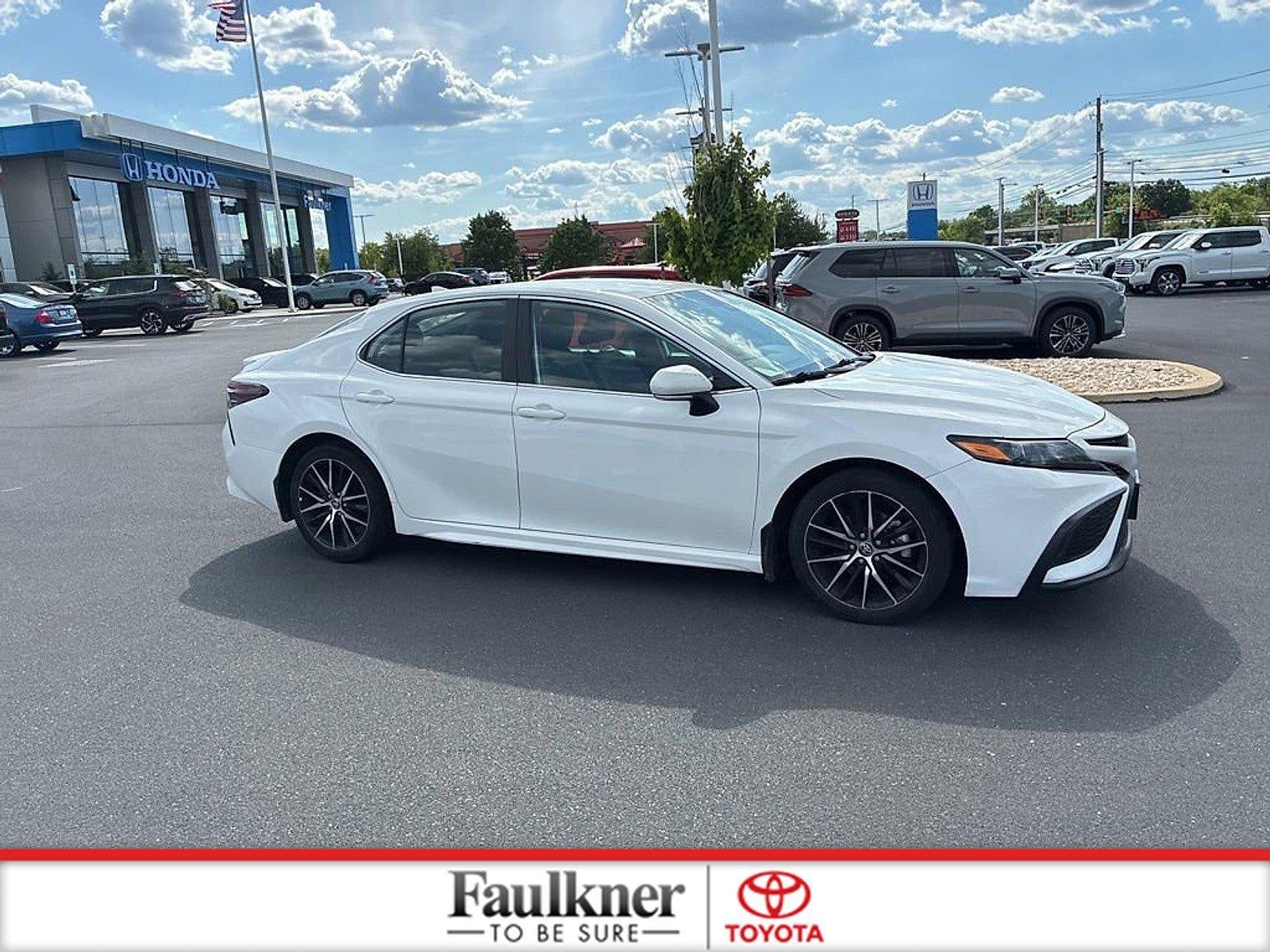 2024 Toyota Camry SE Auto (SE)