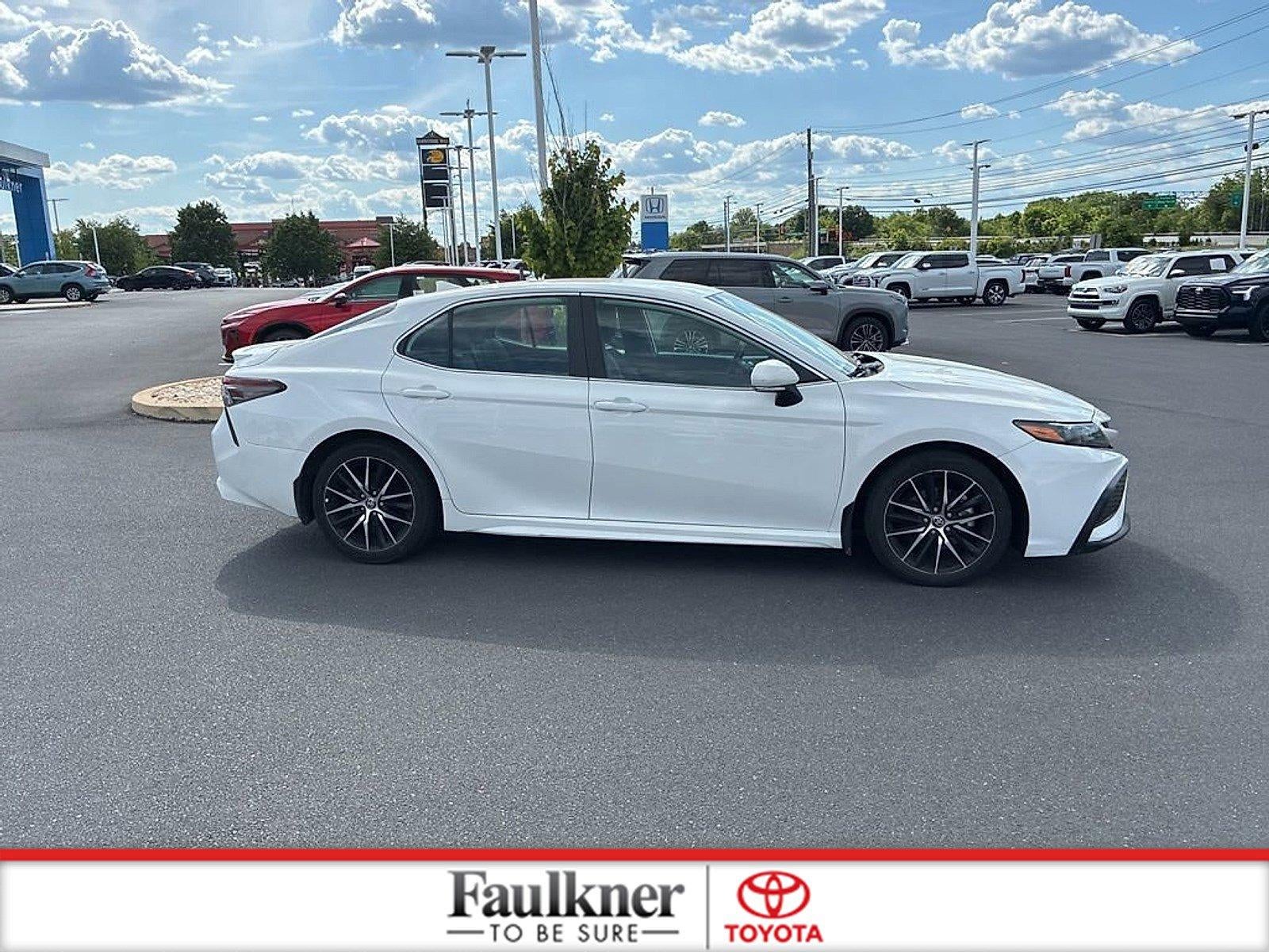 2024 Toyota Camry SE Auto (SE)