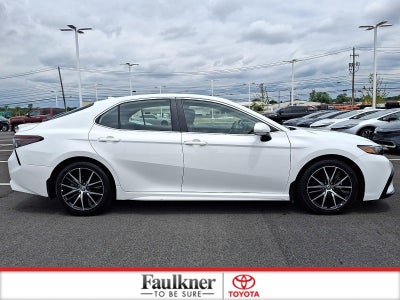 2024 Toyota Camry SE Auto (SE)