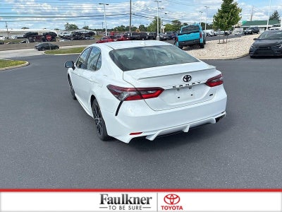 2024 Toyota Camry SE Auto (SE)