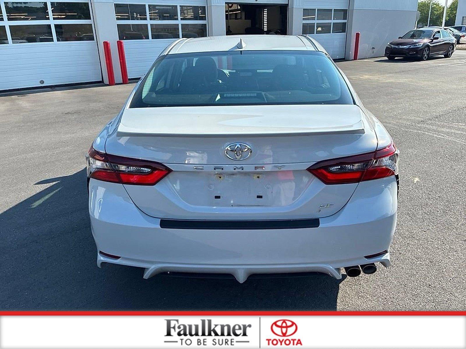 2024 Toyota Camry SE Auto (SE)