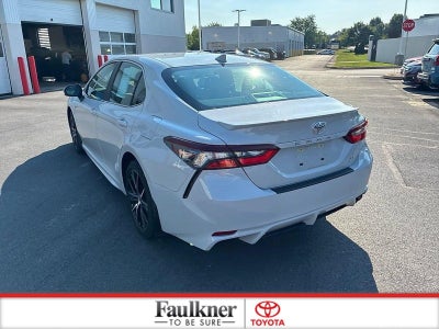 2024 Toyota Camry SE Auto (SE)