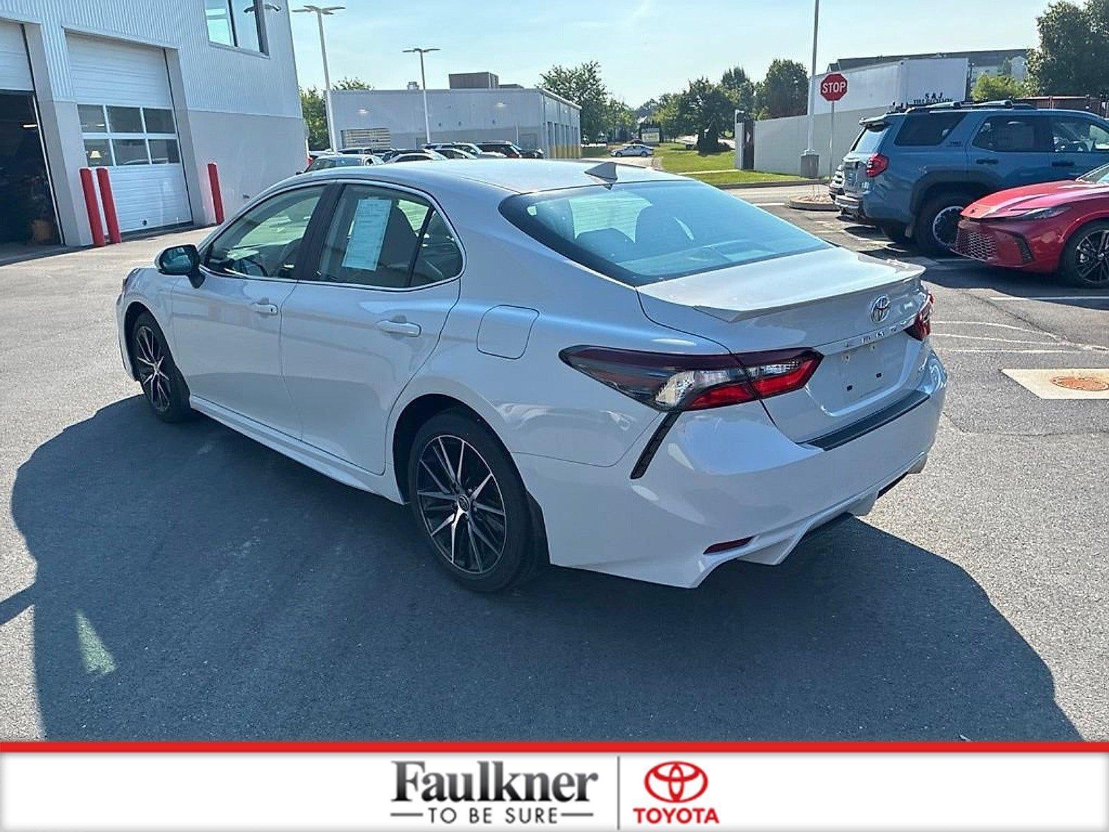 2024 Toyota Camry SE Auto (SE)