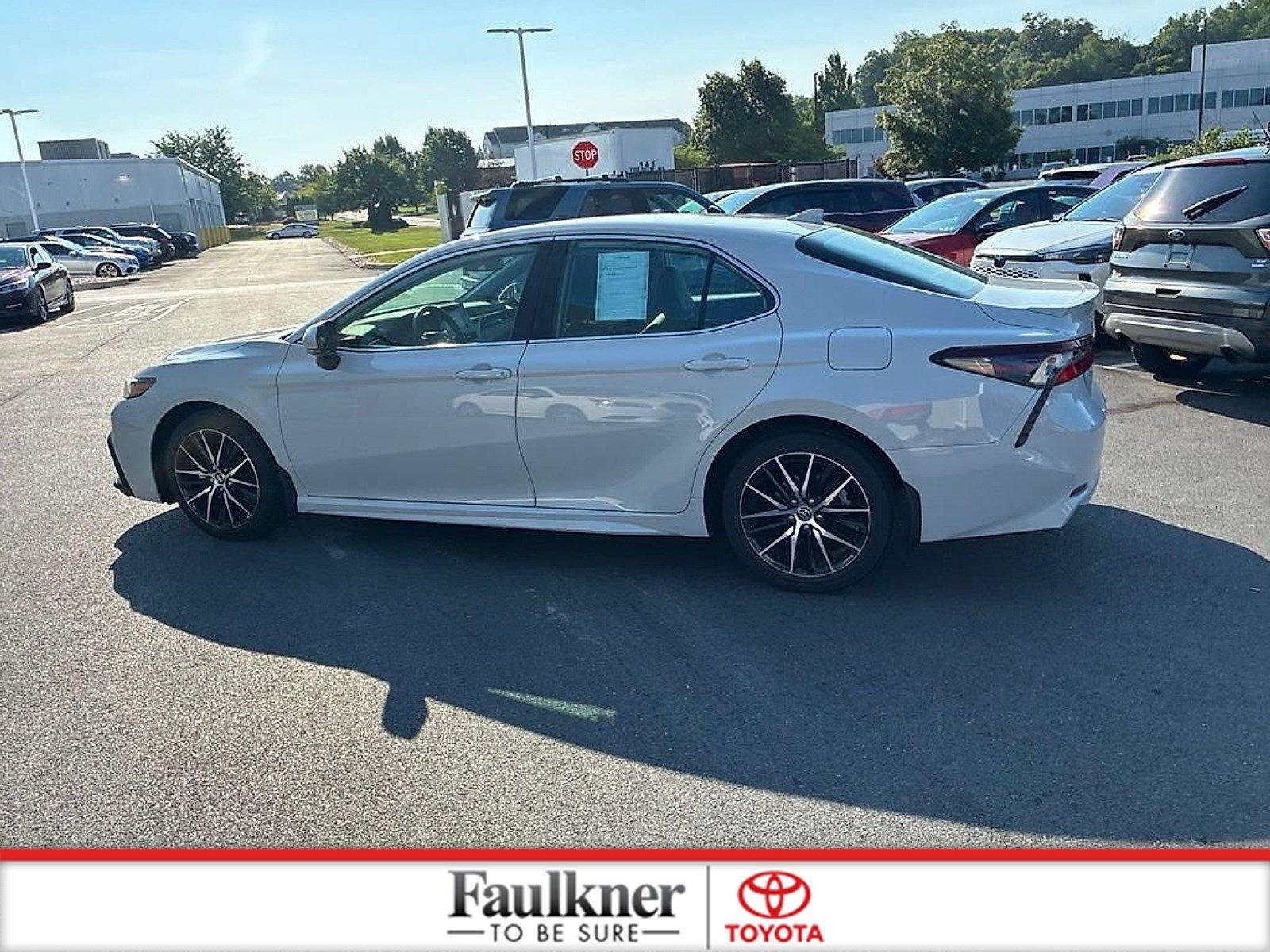 2024 Toyota Camry SE Auto (SE)