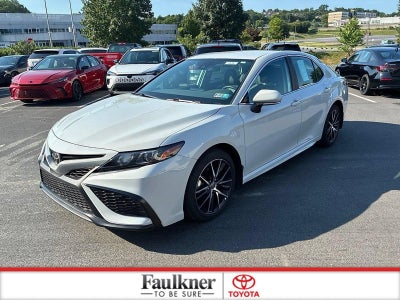 2024 Toyota Camry SE Auto (SE)