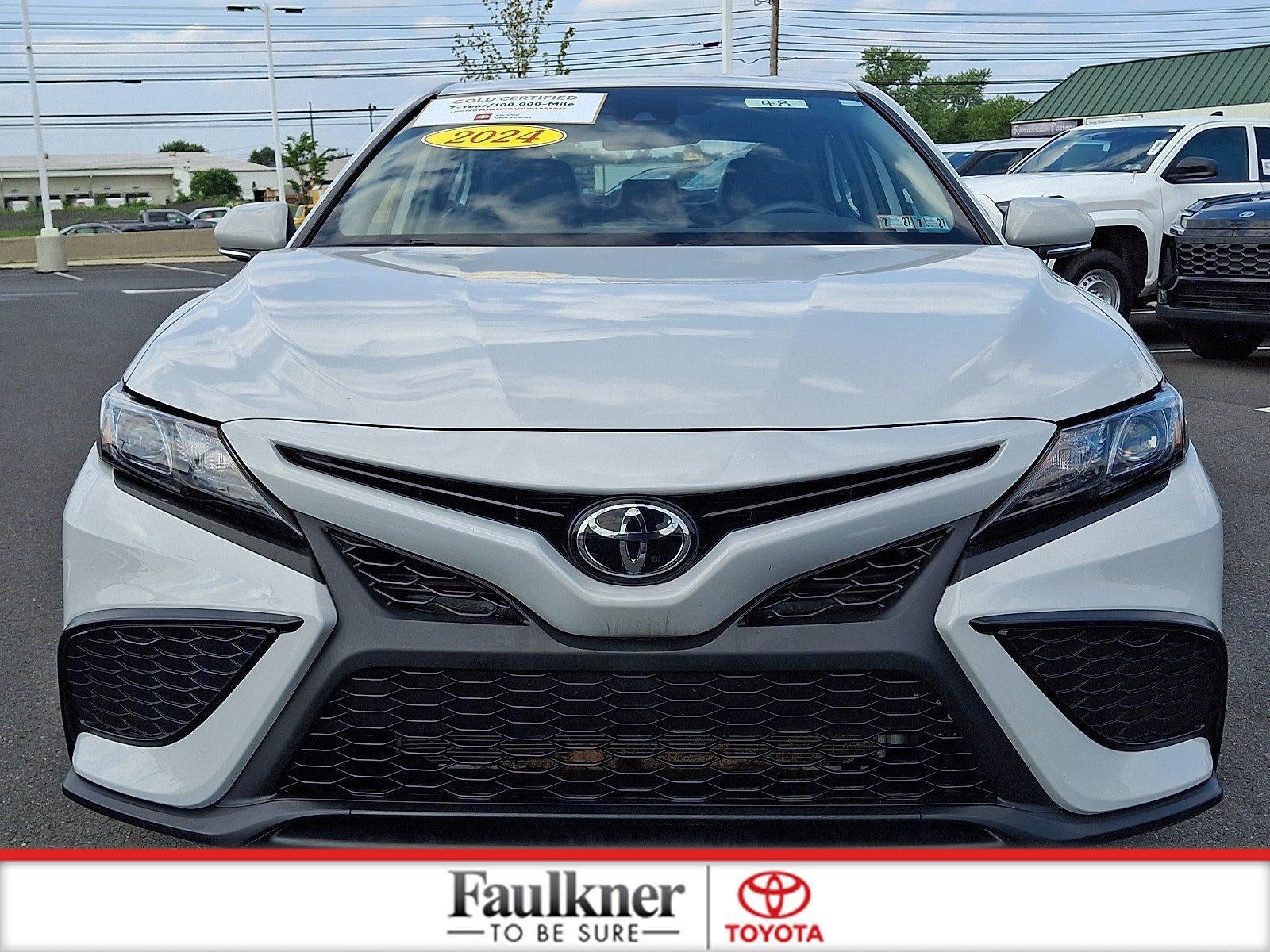2024 Toyota Camry SE Auto (SE)