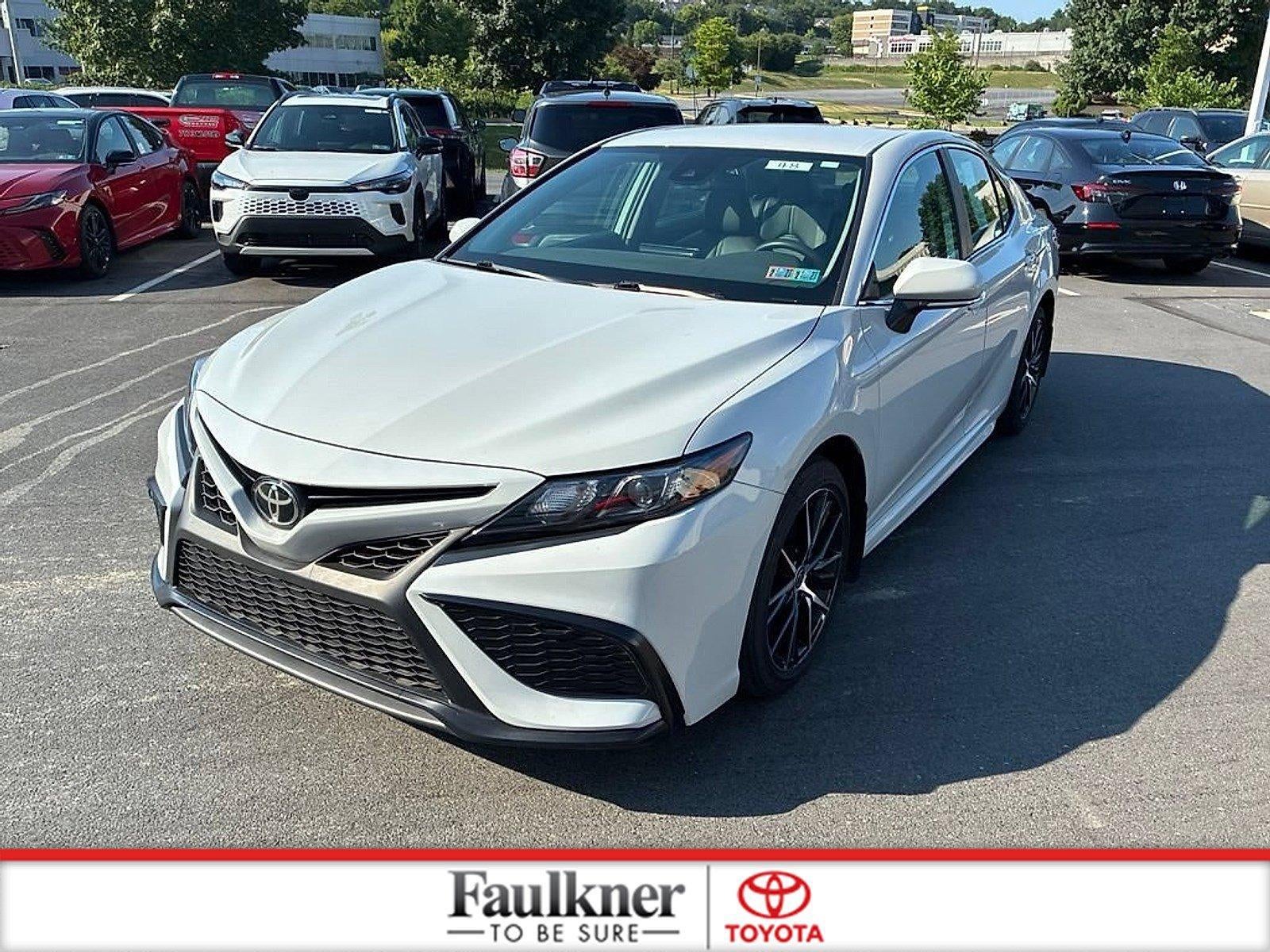 2024 Toyota Camry SE Auto (SE)