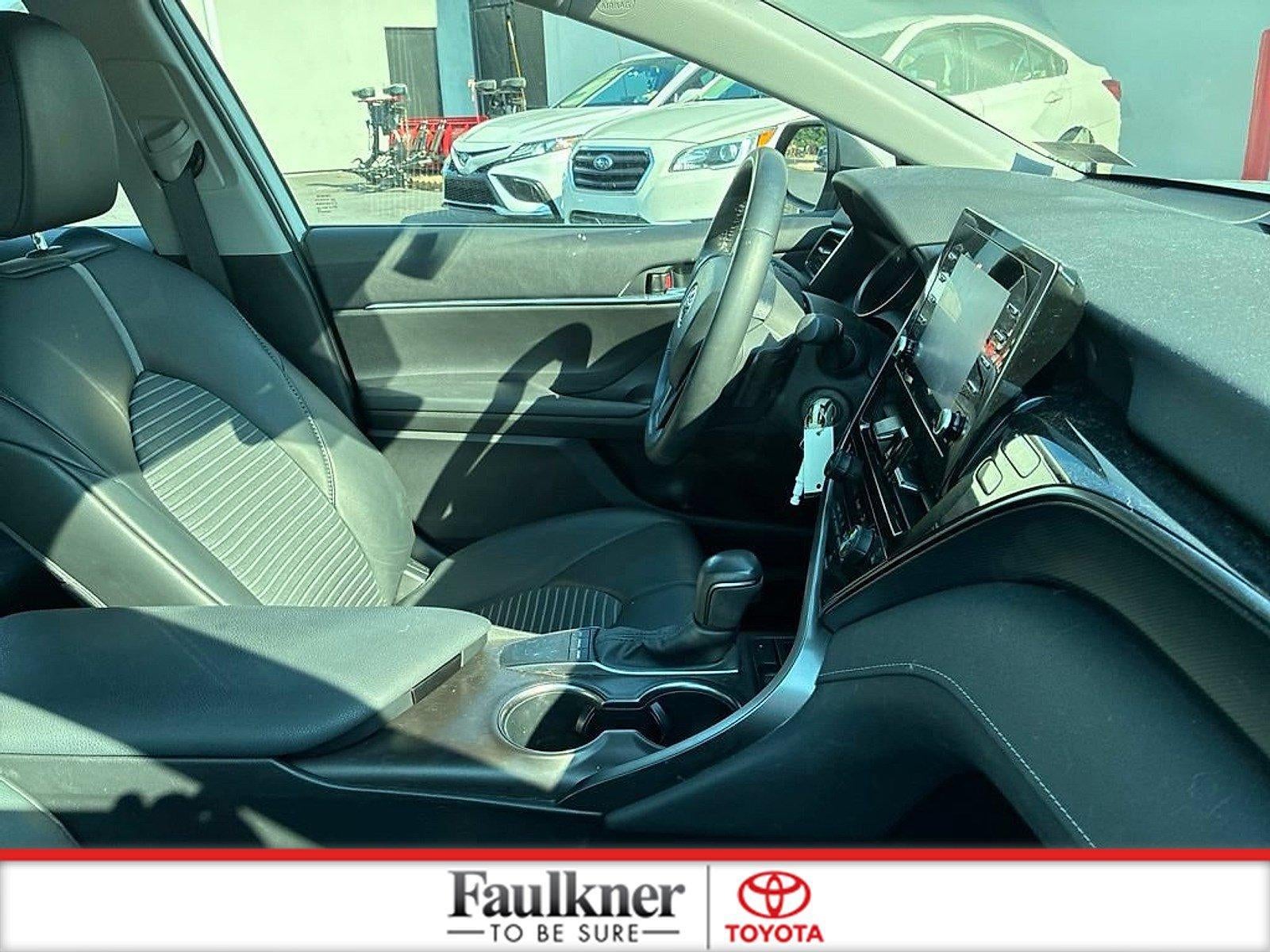 2024 Toyota Camry SE Auto (SE)