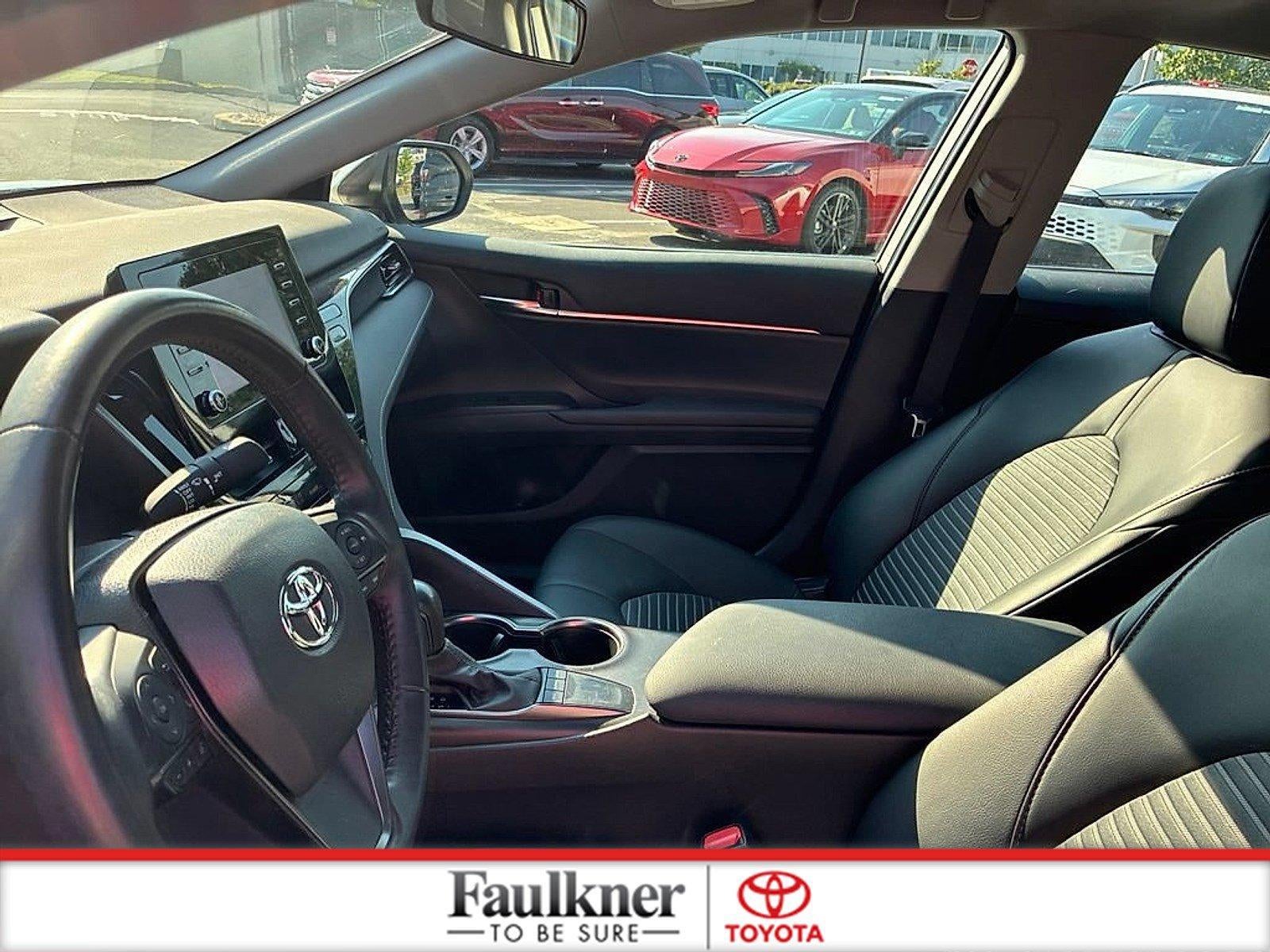 2024 Toyota Camry SE Auto (SE)