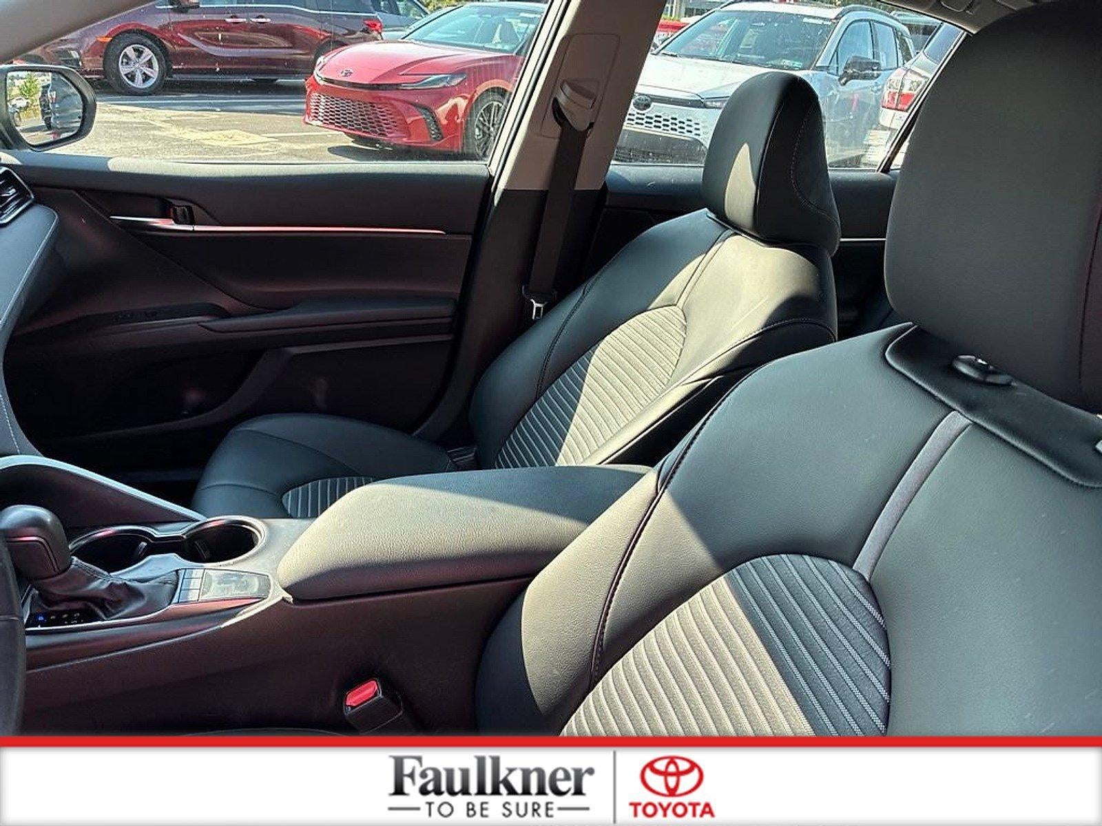 2024 Toyota Camry SE Auto (SE)
