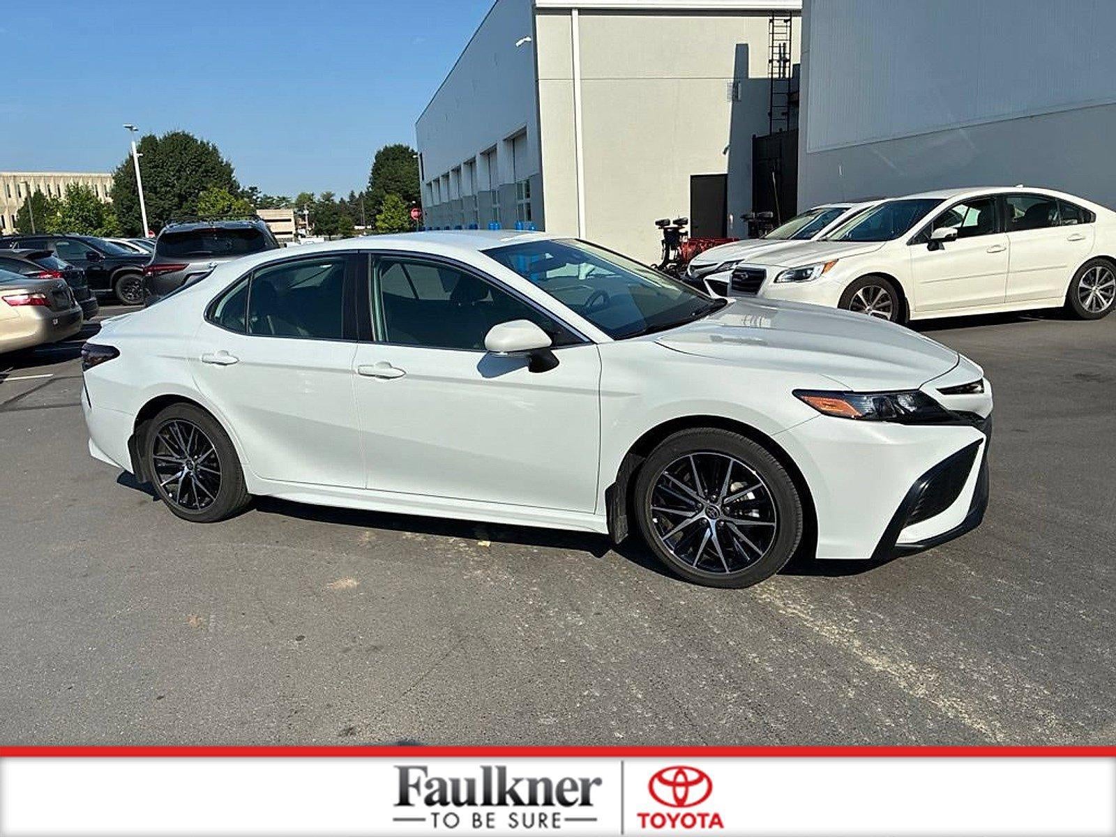 2024 Toyota Camry SE Auto (SE)