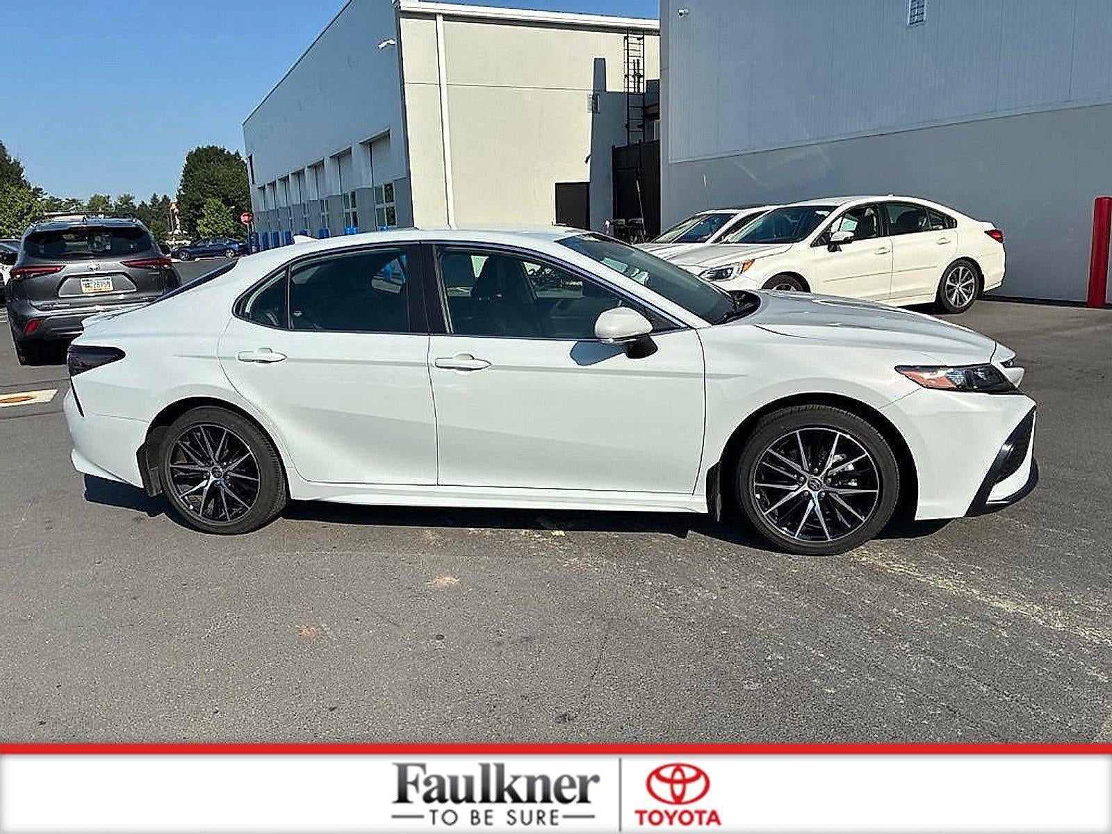 2024 Toyota Camry SE Auto (SE)