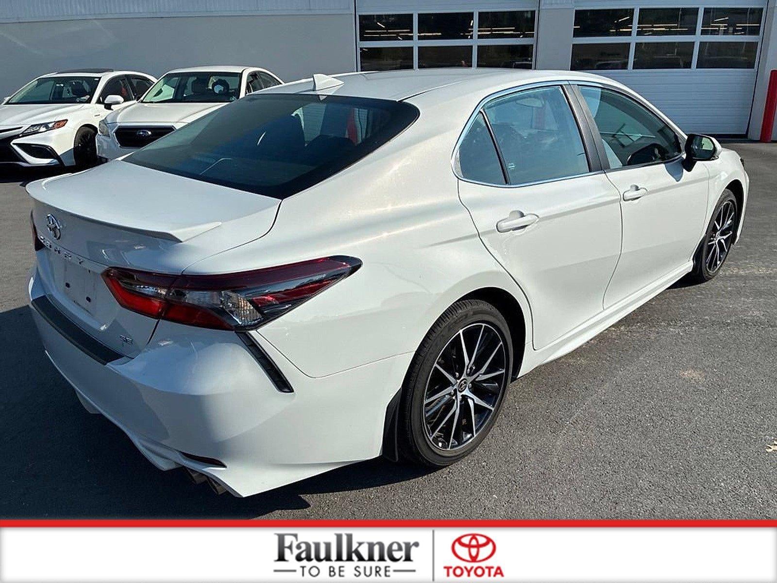 2024 Toyota Camry SE Auto (SE)