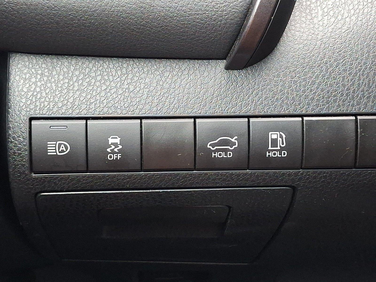 2024 Toyota Camry SE Auto (SE)