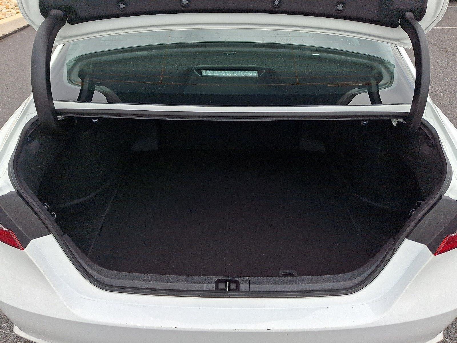 2024 Toyota Camry SE Auto (SE)