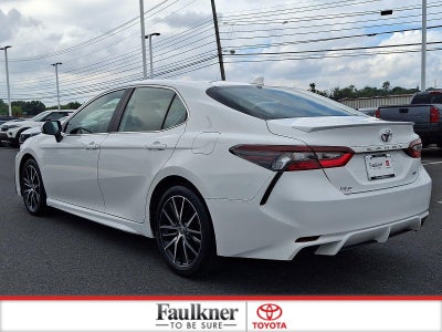 2024 Toyota Camry SE Auto (SE)
