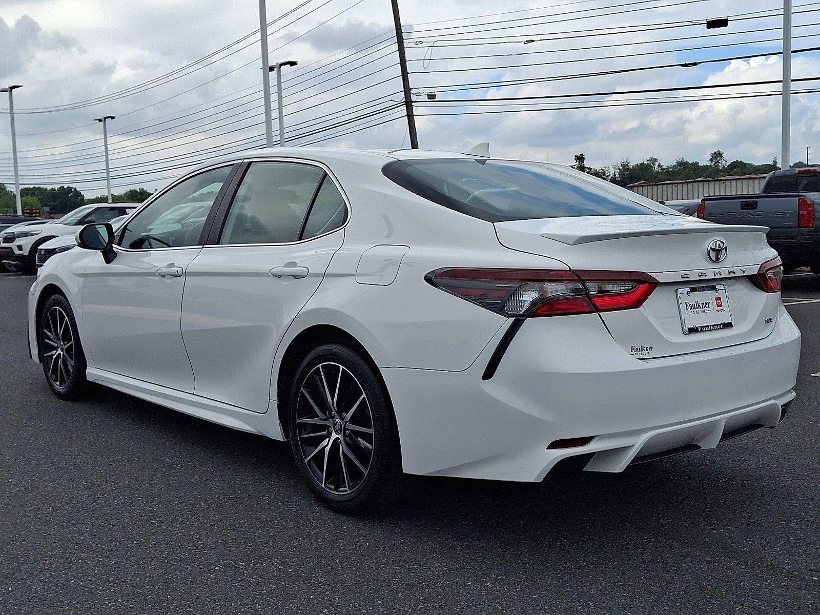 2024 Toyota Camry SE Auto (SE)