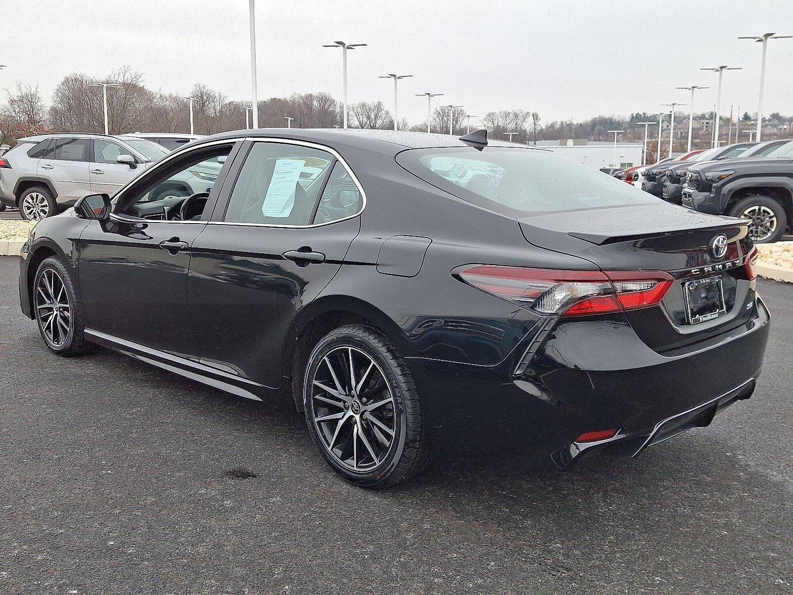 2023 Toyota Camry SE Auto (SE)