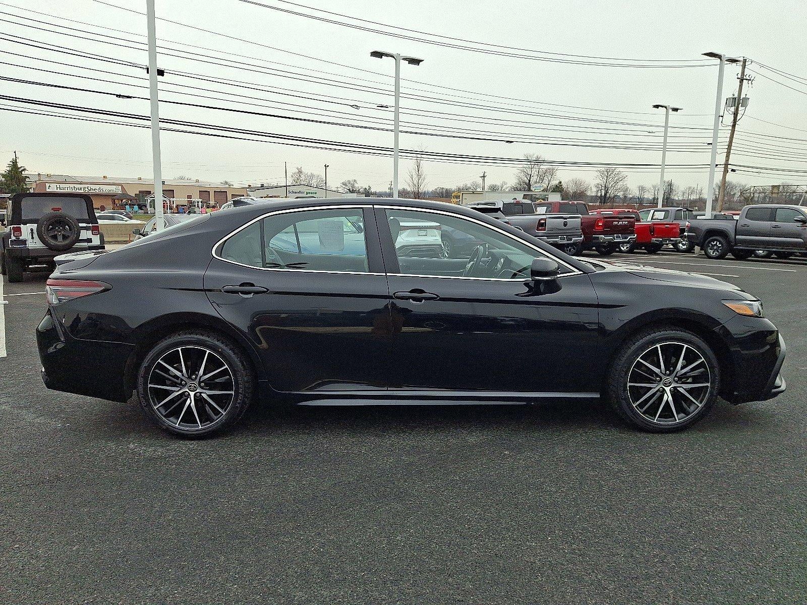 2023 Toyota Camry SE Auto (SE)