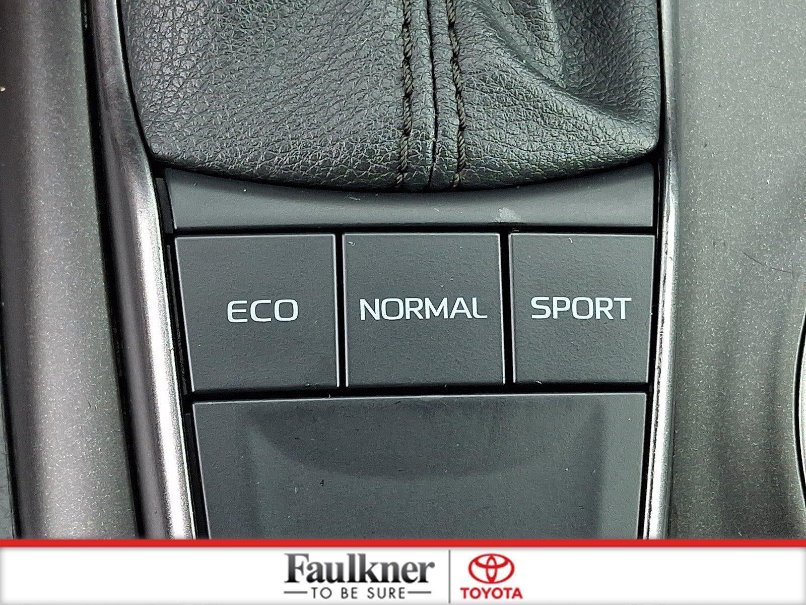 2024 Toyota Camry SE Auto (SE)