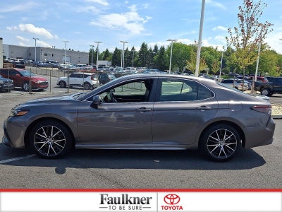 2024 Toyota Camry SE Auto (SE)