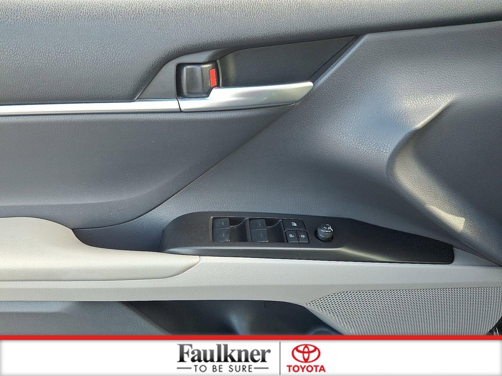 2023 Toyota Camry SE Auto (SE)