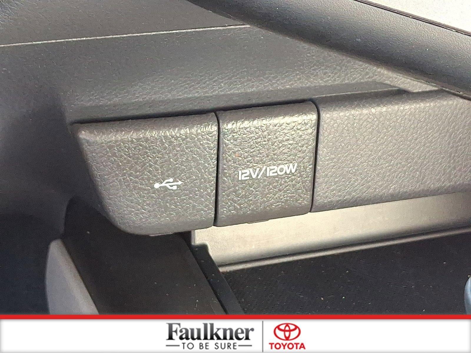 2023 Toyota Camry SE Auto (SE)