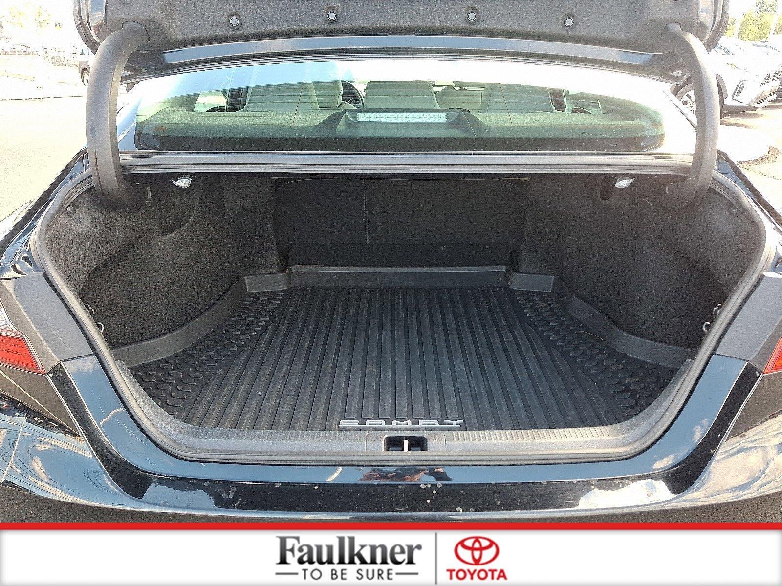 2023 Toyota Camry SE Auto (SE)