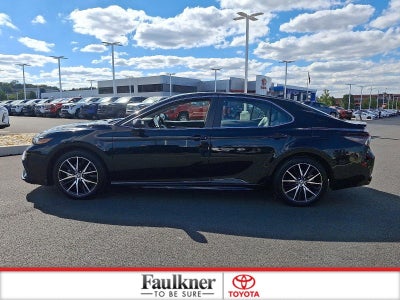 2023 Toyota Camry SE Auto (SE)