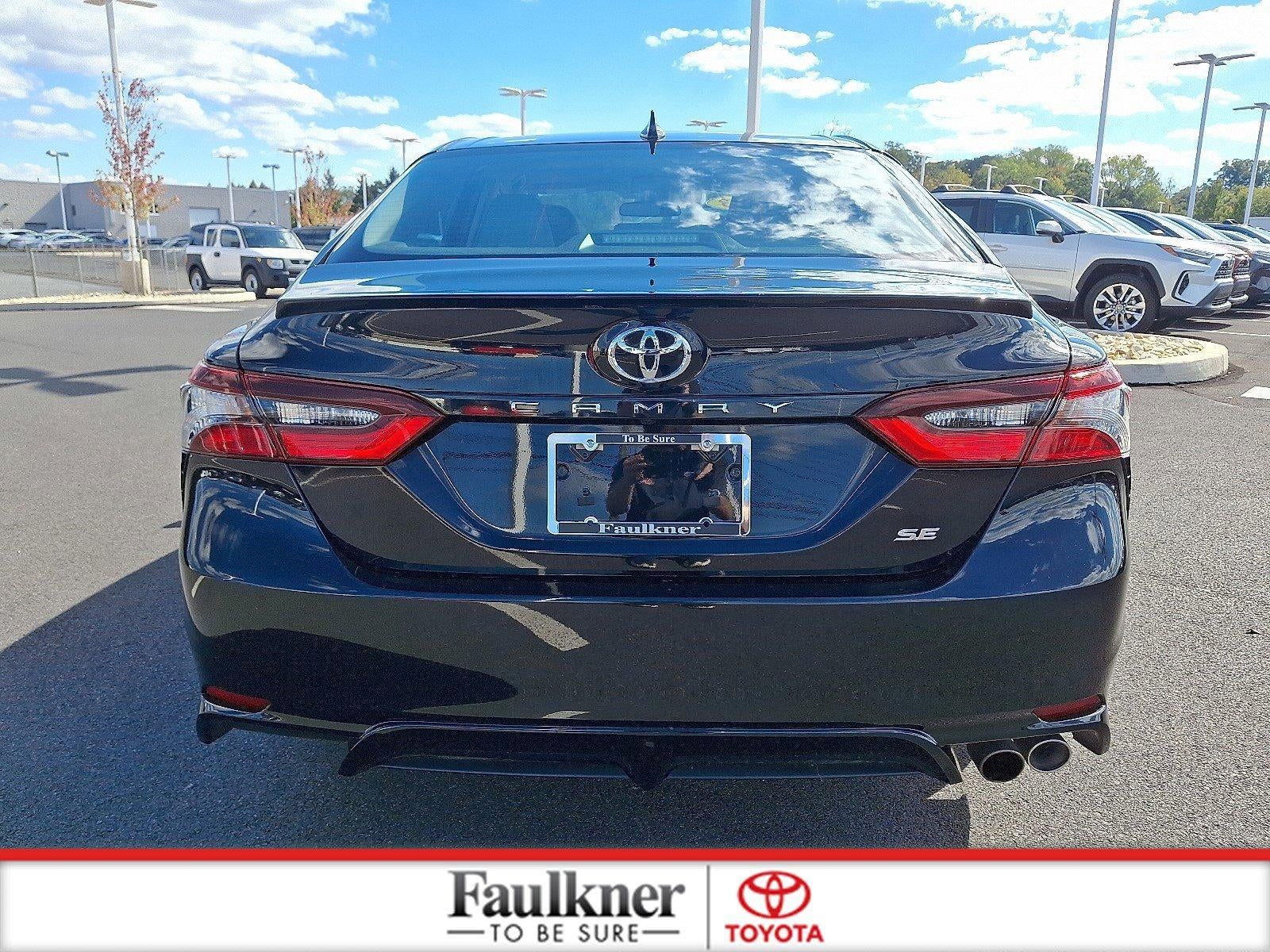 2023 Toyota Camry SE Auto (SE)