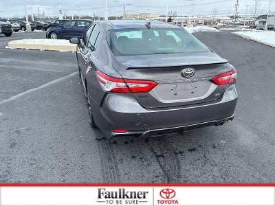 2020 Toyota Camry SE Auto (SE)