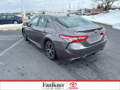 2020 Toyota Camry SE Auto (SE)