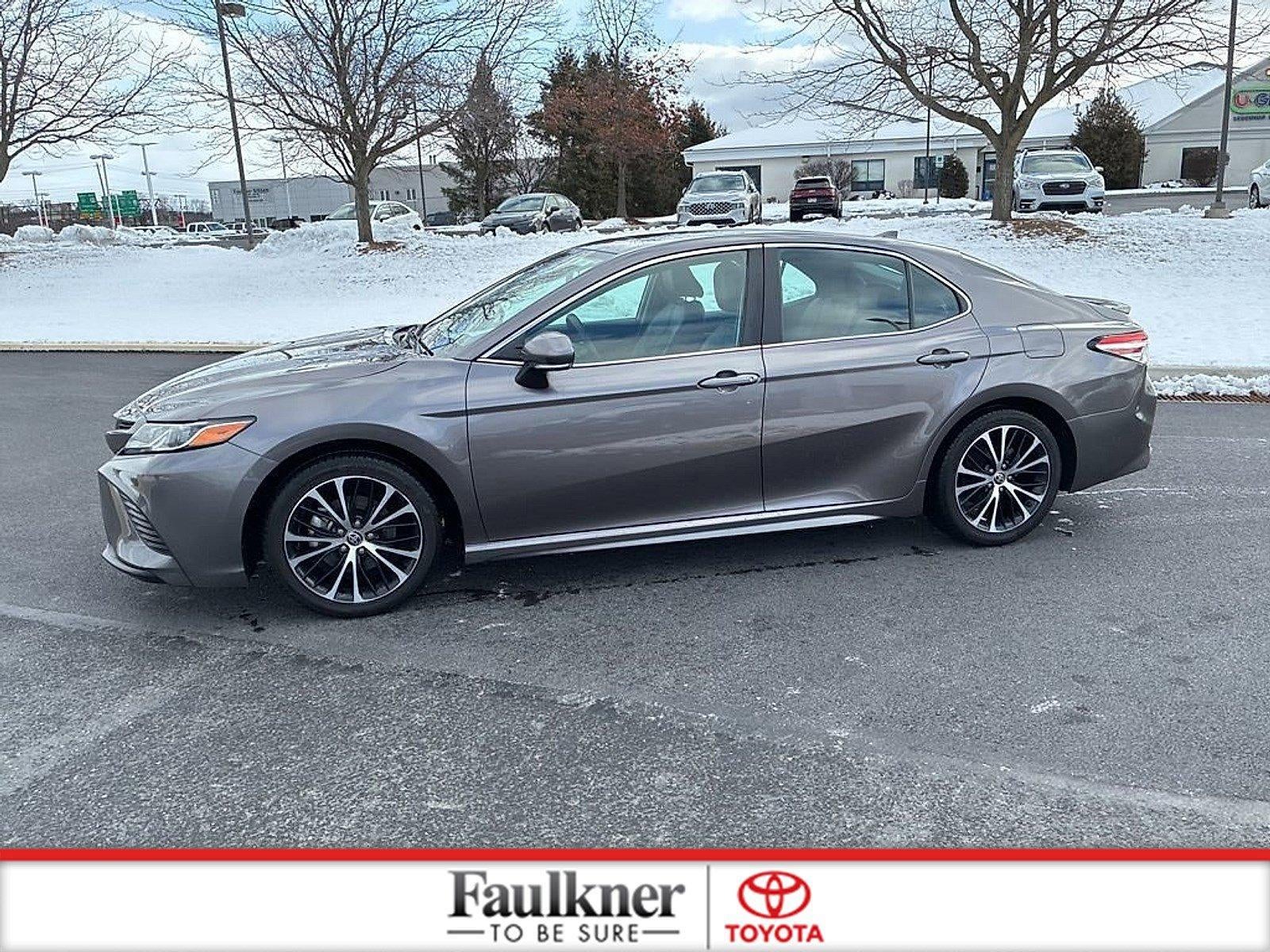2020 Toyota Camry SE Auto (SE)