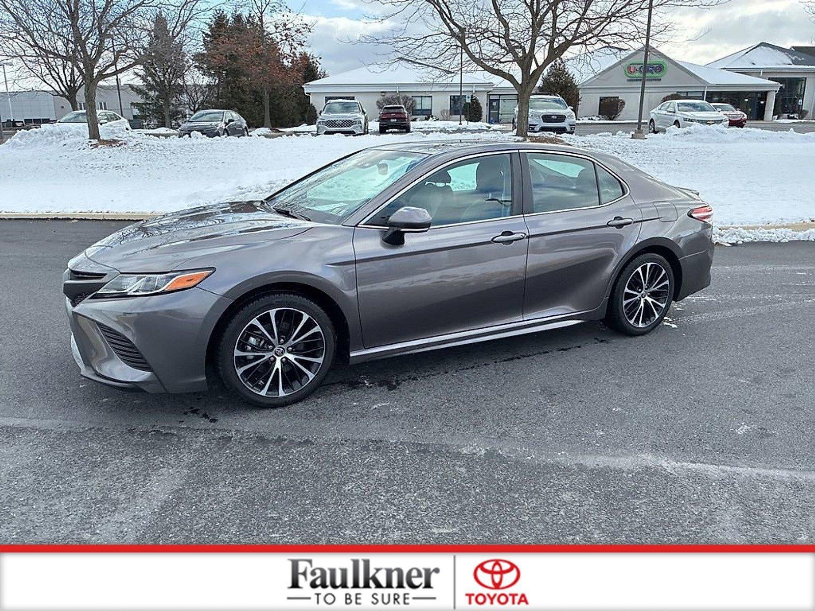 2020 Toyota Camry SE Auto (SE)