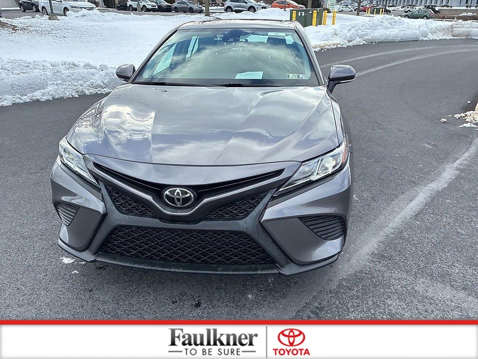 2020 Toyota Camry SE Auto (SE)