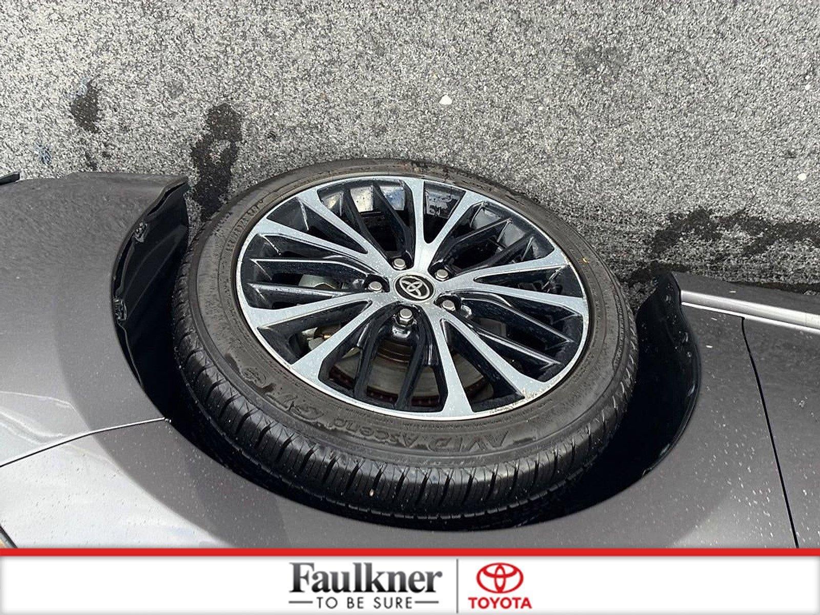 2020 Toyota Camry SE Auto (SE)