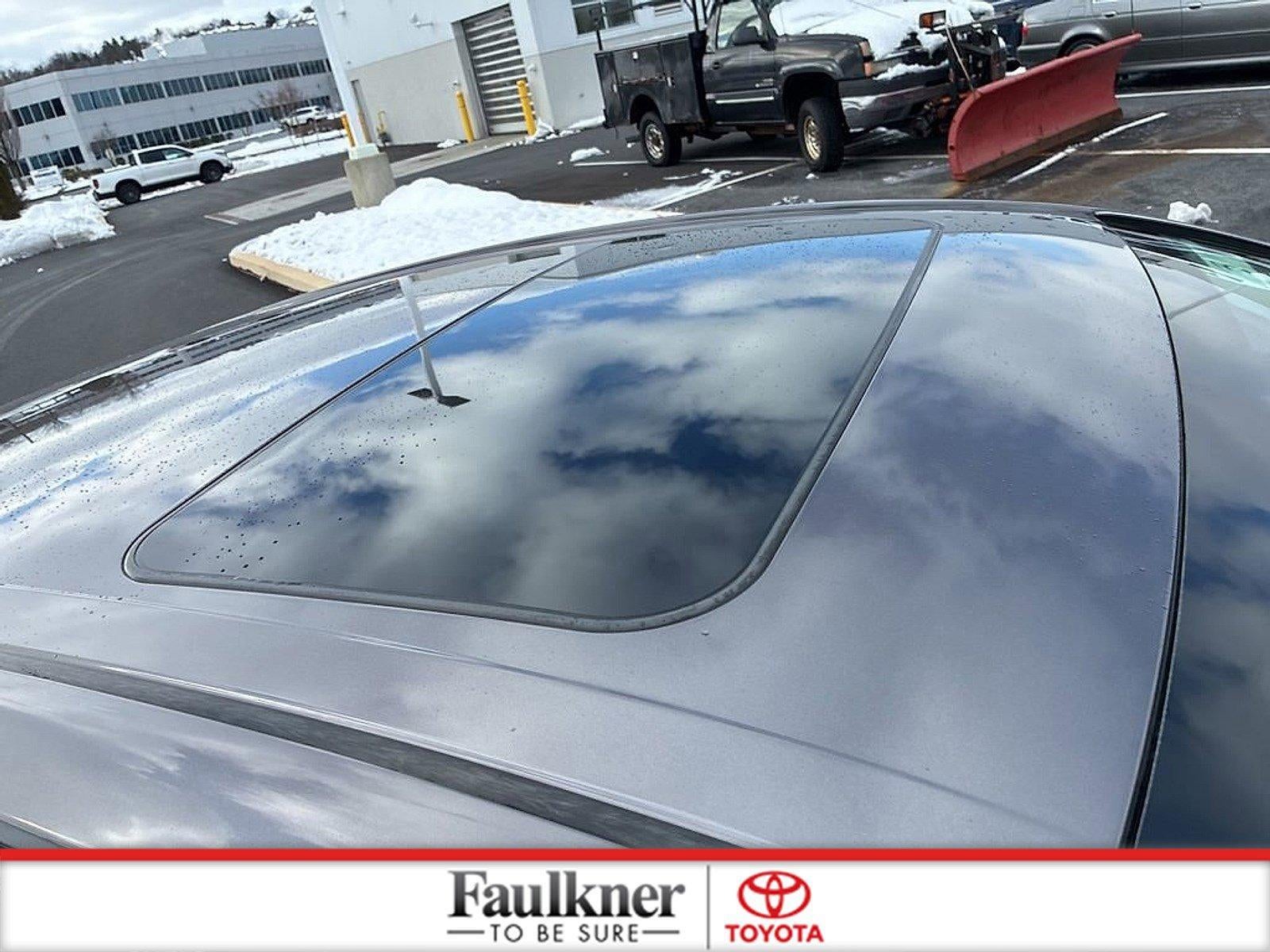 2020 Toyota Camry SE Auto (SE)