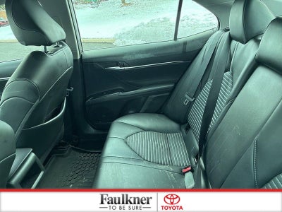 2020 Toyota Camry SE Auto (SE)