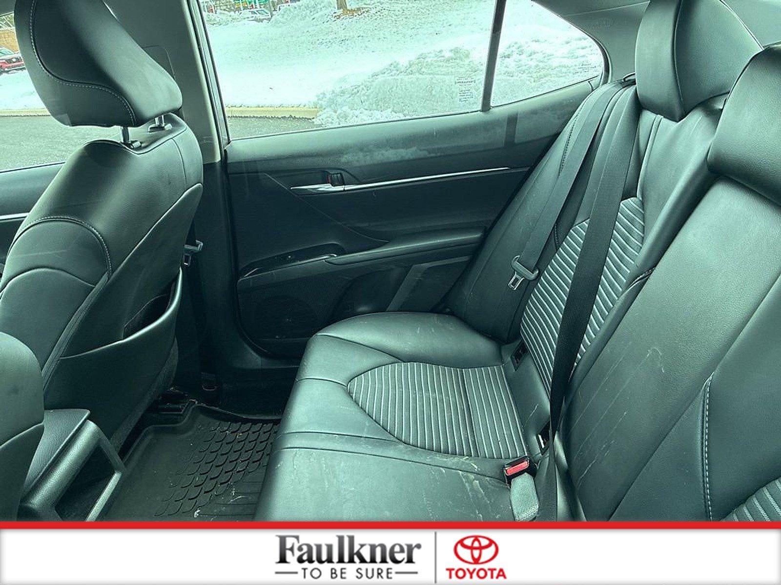 2020 Toyota Camry SE Auto (SE)