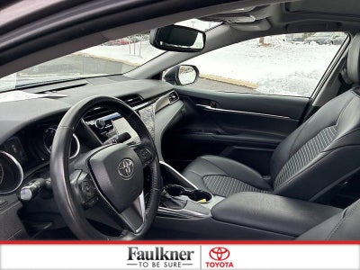 2020 Toyota Camry SE Auto (SE)