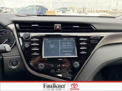 2020 Toyota Camry SE Auto (SE)