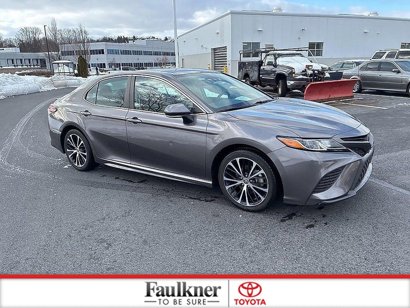 2020 Toyota Camry SE Auto (SE)